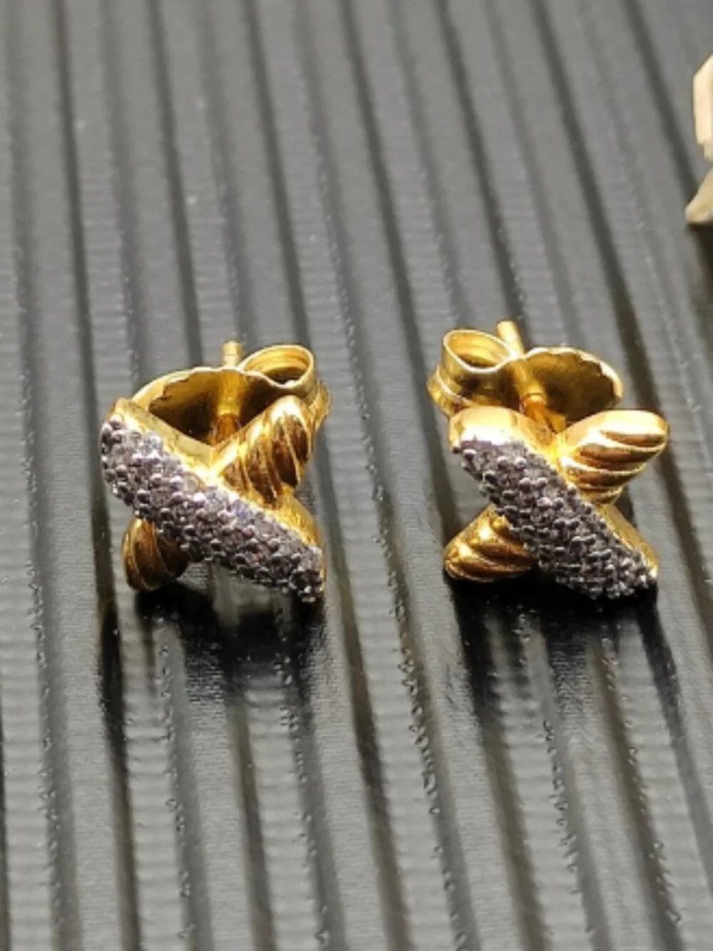 ✨ David Yaman Earrings - Picture 3 of 5